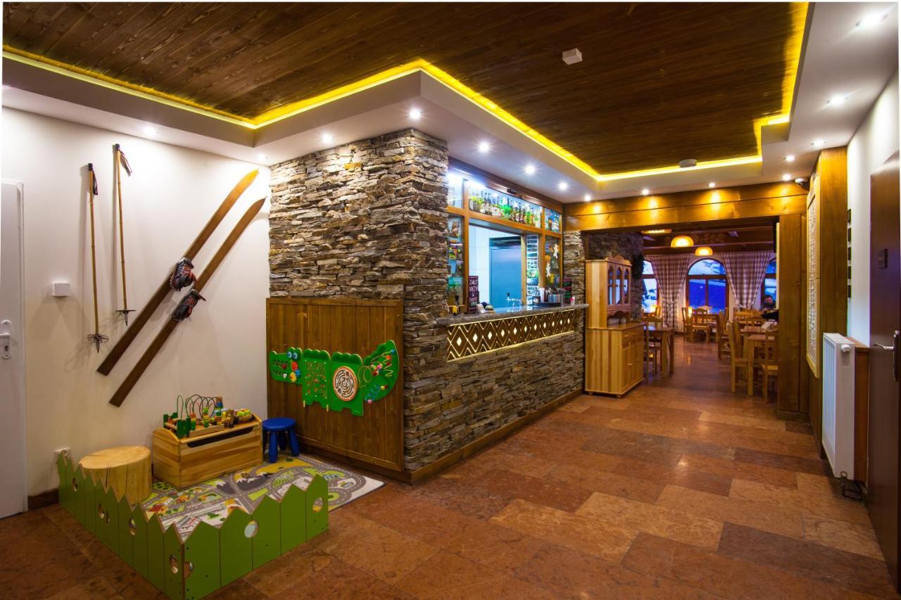 Schronisko Pttk Orlica Hotel ชซาฟนีซา ภายนอก รูปภาพ